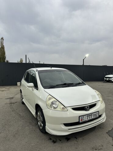 бу авто чехол: Honda Fit: 2003 г., 1.3 л, Автомат, Бензин, Хэтчбэк