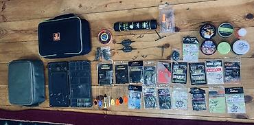 Рыболовная оснастка: Большой набор карповых снастей и аксессуаров + 2 сумки-органайзера — 1