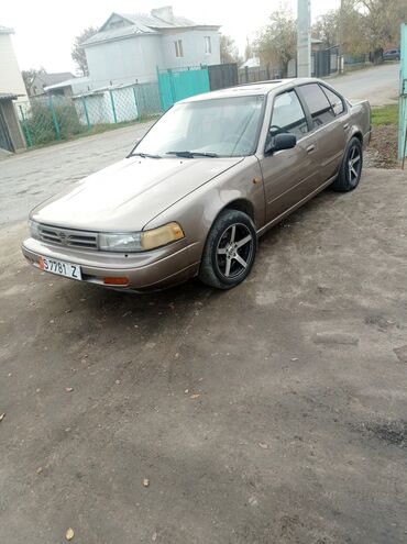 Nissan: Nissan Maxima: 1992 г., 2.5 л, Механика, Газ, Седан