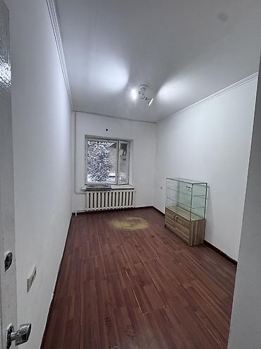 Продажа офисов: Продаю Продажа офисов 80 м², Без ремонта, Без мебели, Многоэтажное здание, 1 этаж — 2