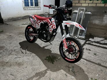 водяной мотоцикл: Эндуро 300 куб. см, Бензин, Взрослый