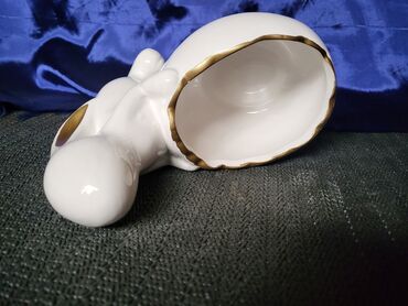Ostalo posuđe: Figura nova Nemacka. Figura od glazirane keramike(poput porcelana) na lalafo.rs — 10 Ostalo posuđe: Figura nova Nemacka. Figura od glazirane keramike(poput porcelana) — 10