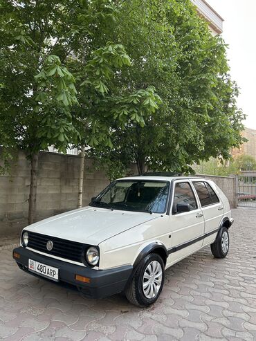Volkswagen: Volkswagen Golf: 1.6 л, Механика, Бензин, Хэтчбэк