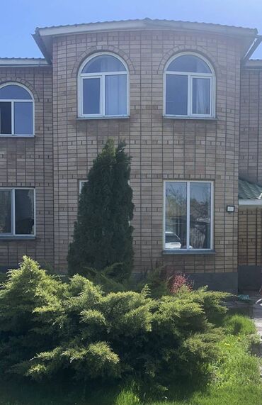 продаю дом под бизнес кызыл аскер бишкеке: Дом, 235 м², 4 комнаты, Собственник, Косметический ремонт