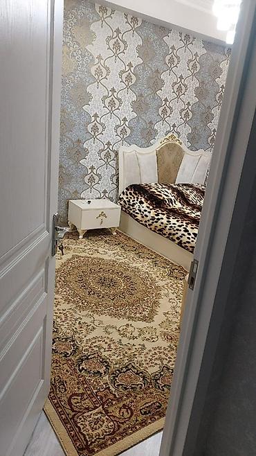 Текстиль: Xalça – klassik naxışlı, krem əsaslı - Ölçü: təxmini 2,0 x 3,0 m — 1