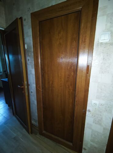 Lyuk qapaqları: İşlənmiş Otaq qapısı Çərçivə ilə, Ünvandan götürmə