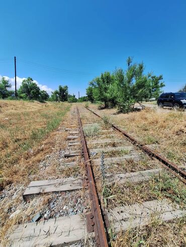 Другая коммерческая недвижимость: Продаётся участок со складскими помещениями в г. Кара-Балта, ул — 3