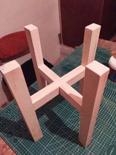 деревянная садовая мебель: Подставка для цветов. Материал дерево сосна. Крепление шип и паз