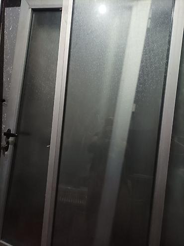 aluminijumska pergola: Aluminijumska vrata i paneli od peskarenog/opalnog stakla - — 2