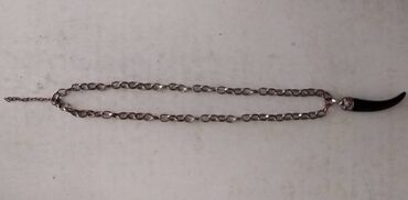 Ogrlice: Ogrlica sa priveskom duzina 43 cm. malo izlizana