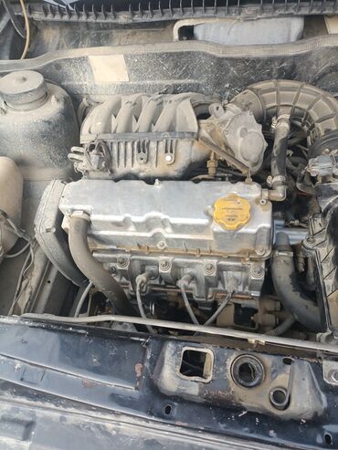 ваза стеклянная прозрачная высокая без узора: VAZ (LADA) 2114 Samara: 1.6 l | 2011 il 50000 km Hetçbek