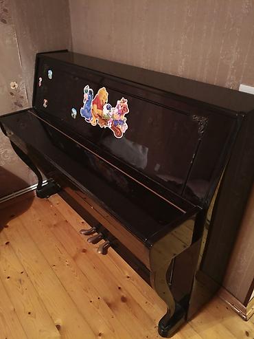 Upright pianino – “Сура-2” modeli - Korpus: parlaq qara rəng, klassik