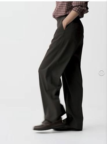 Uniqlo Smart Pants - Посадка: высокая/средняя, с плавной линией at lalafo.kg Uniqlo Smart Pants - Посадка: высокая/средняя, с плавной линией