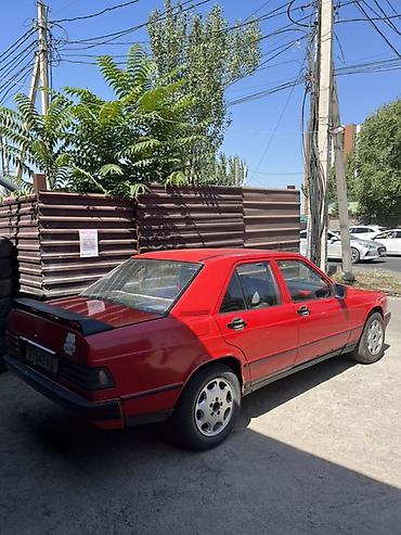 мб 190: Mercedes-Benz 190: 1994 г., 2 л, Механика, Бензин, Седан — 3