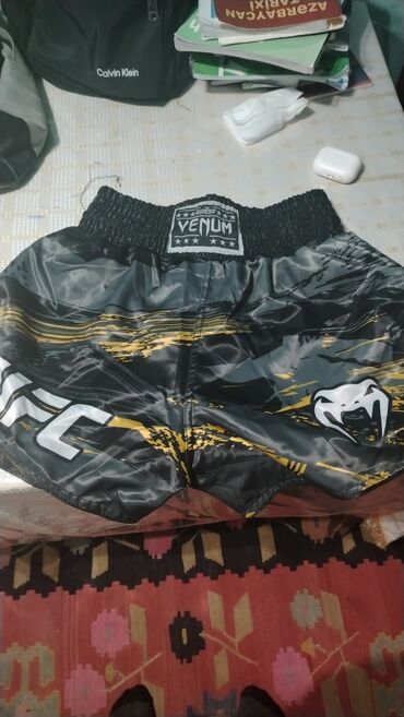 Köynəklər: Venum x UFC döyüş şortikləri - Brend: Venum (UFC kolaborasiyası) -
