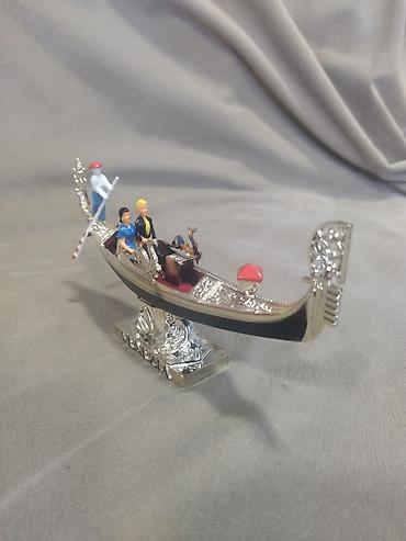 Heykəlciklər: Məhsul: Venesiya gondolu suveniri – “La Gondola di Venezia” Mənşə — 4