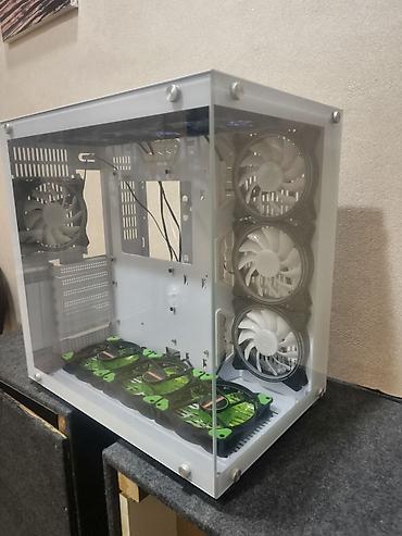 pc ana plata: Ağ rəngli şüşə panelli gaming PC korpusu – ARGB ventilyatorlarla — 5