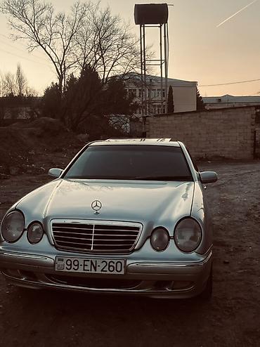 Mercedes-Benz: Mercedes-Benz E 320: 3.2 l | 2000 il Sedan — 15