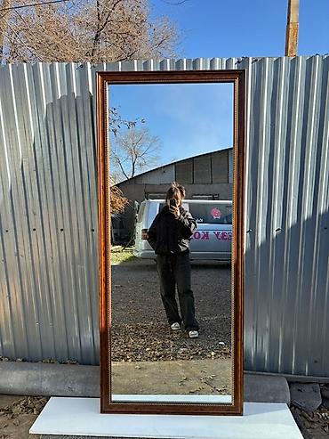 standing mirror: В наличии Зеркало с темно-коричневой рамой, рамка ПВХ Ширина рамки — 3