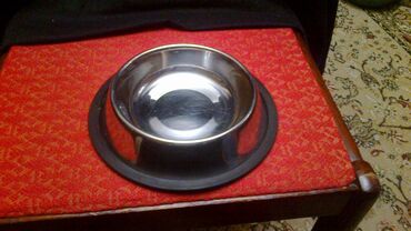 миска для собак: Продаю новую миску 400 гр, для котов и собак Мелких пород диаметр