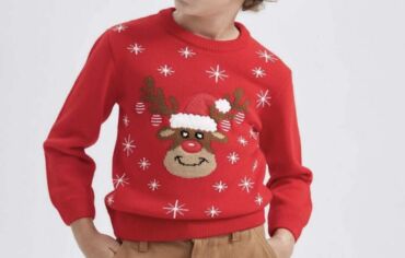 белые детские сарафаны: Yeni il koftası,Defacto,8-9 yaş 2 ededdir,az istifade olunub Oğlan ve