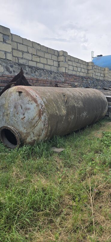 Baklar və çənlər: Bak, Metal, 10000 l l, İşlənmiş
