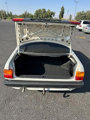 aud: Audi 100: 1988 г., 1.8 л, Механика, Бензин, Седан — 7
