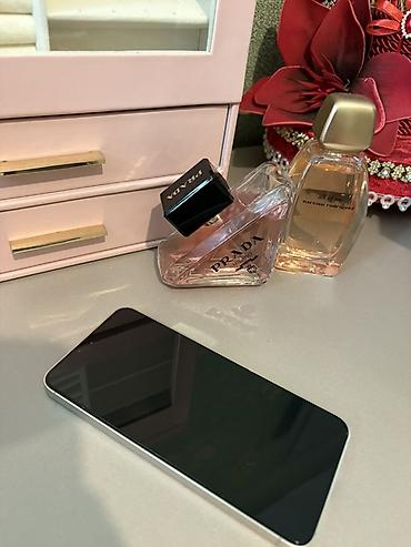 Samsung Galaxy S24, 128 GB, rəng - Bej, Sensor, Barmaq izi, Face ID lalafo.az -da Samsung Galaxy S24, 128 GB, rəng - Bej, Sensor, Barmaq izi, Face ID