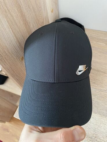 кепка мерседес: Бейсболка Nike Club Cap Dri-FIT - Цвет: черный - Размер: M/L (указан