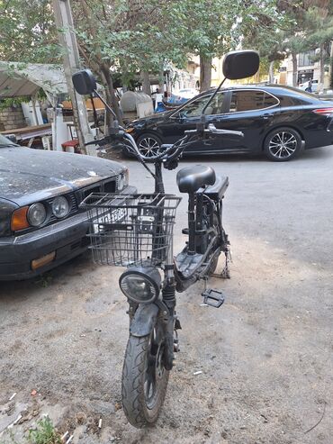 сколько стоит гироскутер в баку: Elektrik velosiped/skuter hibridi Xüsusiyyətlər: - Güclü elektrik