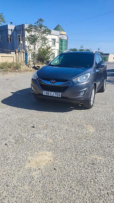 Hyundai ix35: 2 l | 2010 il Krossover