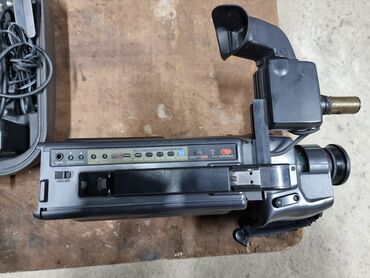 Видеокамеры: Продаю видеокамеру Hitachi VM-2480E в очень хорошем состоянии только — 4