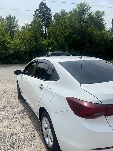 18 r: Chevrolet : 2021 г., 1 л, Автомат, Бензин, Седан — 7