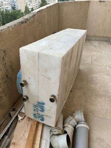Quru inşaat materialları: Məişət və təmir üçün avadanlıq paketi - Plastik su çəni: Dördkünc