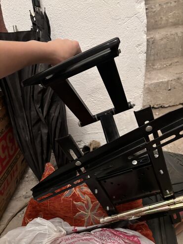 Кронштейны: Новый !!! Универсальный Настенный кронштейн для телевизора подходить at lalafo.kg — 2 Кронштейны: Новый !!! Универсальный Настенный кронштейн для телевизора подходить — 2