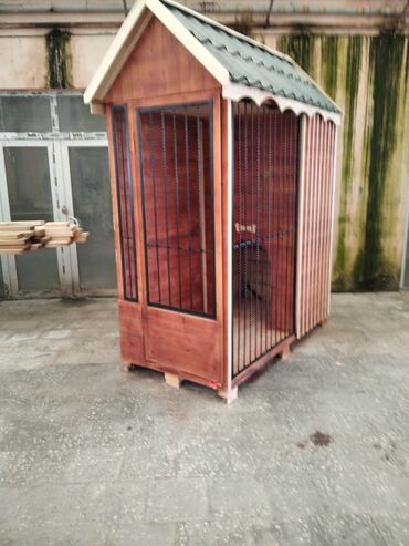 Yuvalar: Taxta it evi – əl işi - Material: tam ağac (lövhə), möhkəm karkaslı — 9