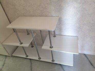Qonaq otağı dəstləri: Düz TV altlığı, Polkalı, Laminat