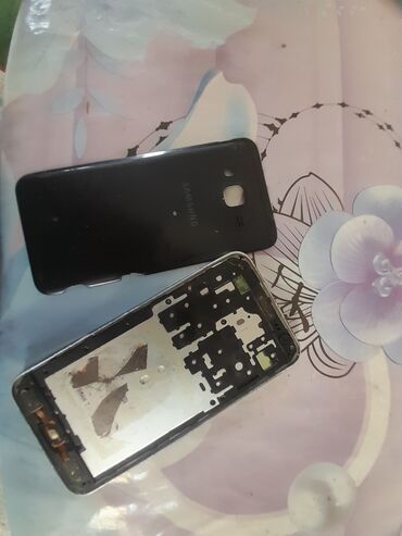 Digər ehtiyat hissələri: Samsung markalı mobil telefonun ehtiyat hissələri, o cümlədən arxa