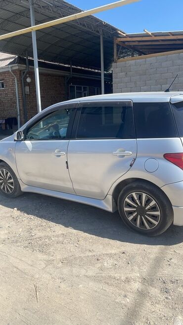 продаю гольф2: Toyota ist: 1.5 л, Автомат, Бензин, Хетчбек