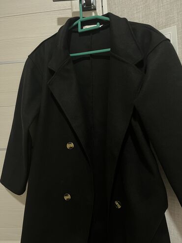 Пальто: Пальто новое размер m 500 сом