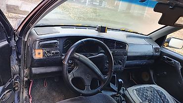 1987: Volkswagen Golf: 1993 г., Хэтчбэк — 5