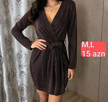 Parıltılı mini don – V-yaxa, uzun qol, öndən qatlama dizaynı və eyni lalafo.az -da Parıltılı mini don – V-yaxa, uzun qol, öndən qatlama dizaynı və eyni