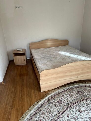кровати 1 5: Спальный гарнитур, Двуспальная кровать, Комод, Трюмо