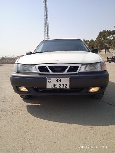 daewoo damas: Daewoo Nexia: 1.6 l | 1998 il Sedan