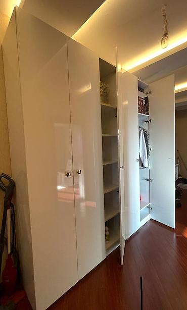 28 may: 5 qapılı dolab satılır 250₼. Ölçü 2.25/2.60. dərinlik 50. Təcili evdən — 1