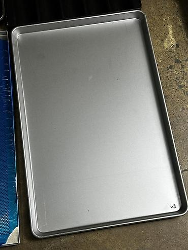 Кондитерский инвентарь: Профессиональные противни и формы для пекарни Ассортимент: - — 11