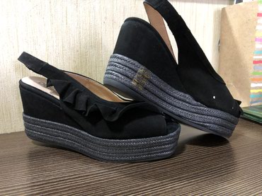 обувь 34: Абсолютно новые босоножки от турецкого бренда Derimod, размер 37