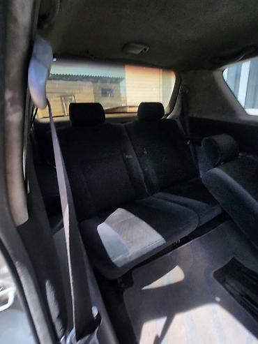 машина ист: Toyota Ipsum: 2003 г., 2.4 л, Автомат, Бензин, Минивэн — 10