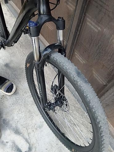 Dağ velosipedləri: Dağ velosipedi – 27.5 təkərlər, alüminium hardtail Forward apache x — 10