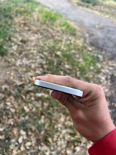 купить бэушные телефоны: IPhone 12, Б/у, 64 ГБ, Белый, Чехол, 100 %